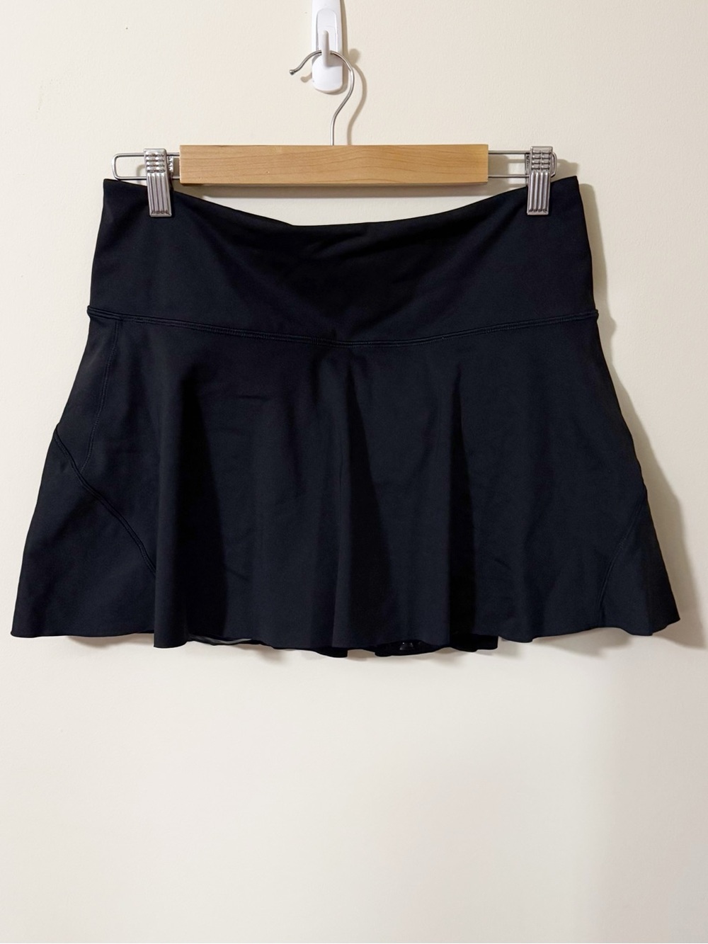 Athleta Ace Tennis Skort 13.5" Size Medium Womens Activewear Black